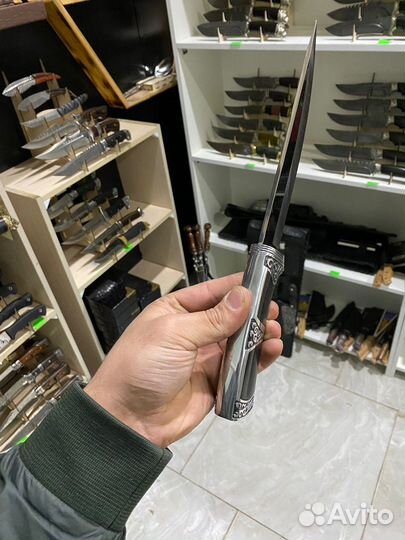 Красивый нож