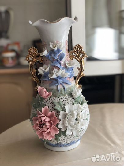 Фарфоровые вазы