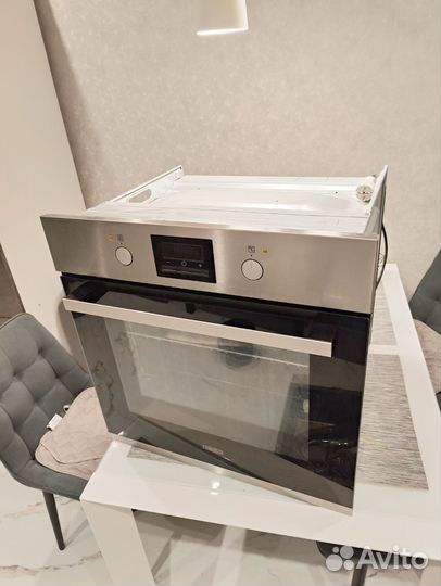 Духовой шкаф электрический Zanussi