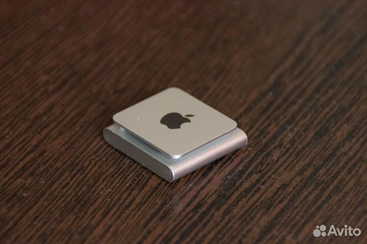 iPod shuffle 4