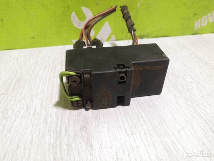 Блок управления вентилятором Фольксваген Гольф 3