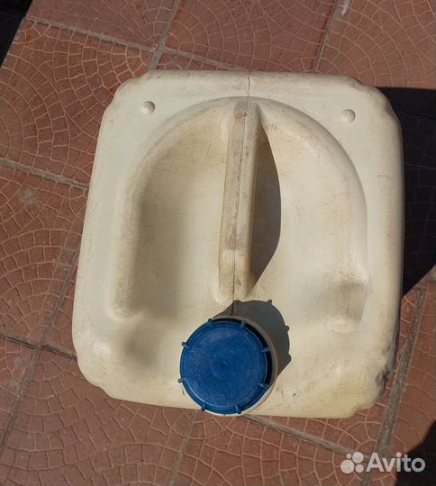 Канистры пластиковые 25литров