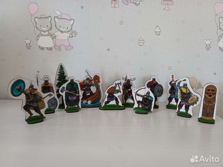 Наборы солдатиков, бумажный конструктор Умбум