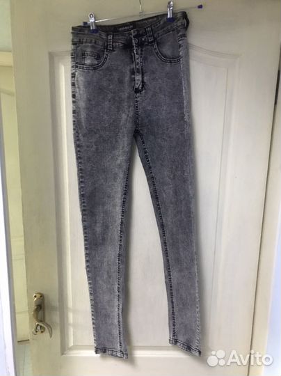 Джинсы женские