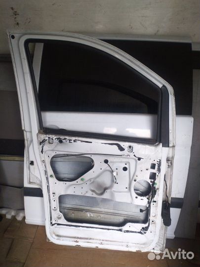 Дверь передняя левая Mercedes Vito W639 OM646
