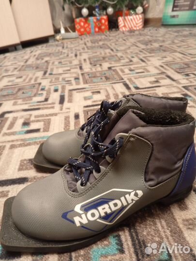 Лыжные ботинки