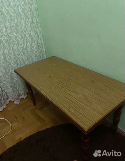 Стол деревянный