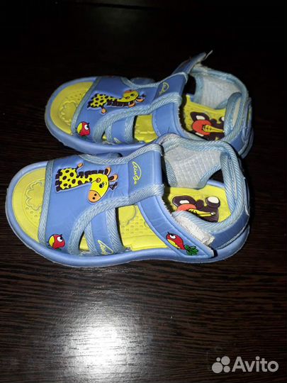 Сандалии пляжные