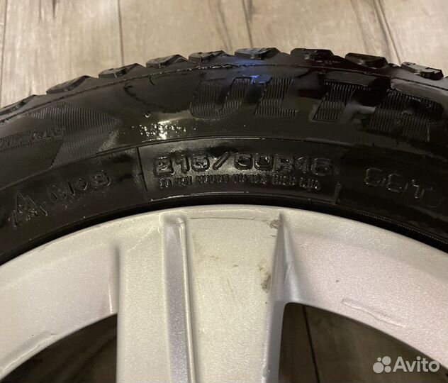 Goodyear Ultragrip Ice Arctic 215/60 R16 99T