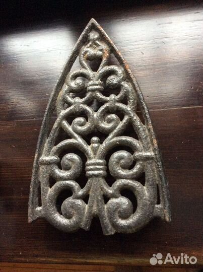 Угольный утюг и подставка