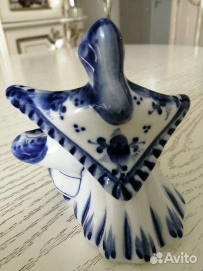 Статуэтка Пляска, Гжель, фарфор ручной работы