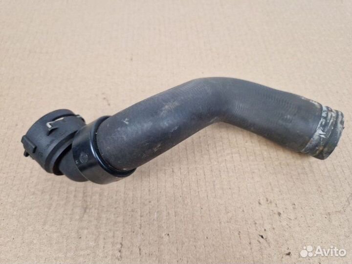 Патрубок охлаждения Opel Astra J A16XER 2010