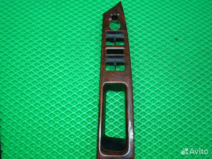 Накладка двери передняя левая audi a8 d2 ауди а8