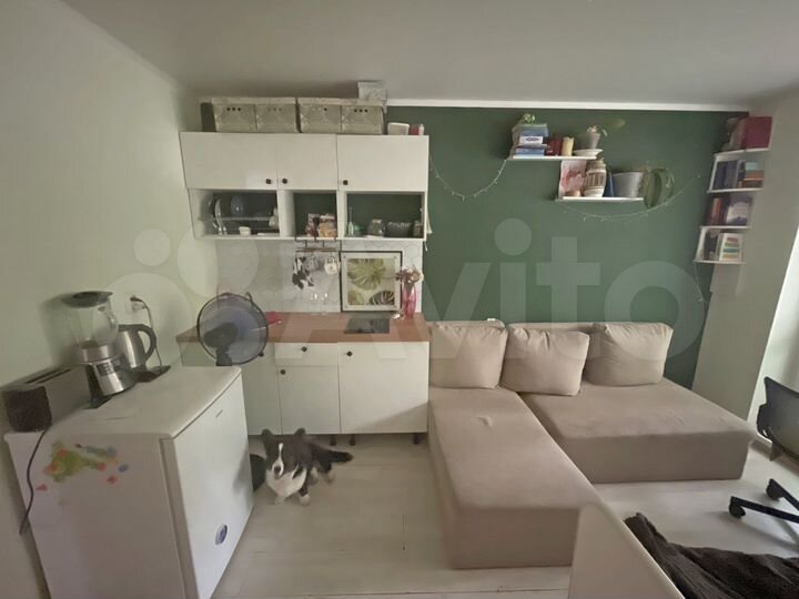 Доля в 4-к. квартире, 21 м², 1/5 эт.