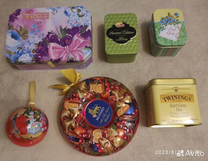 Жестяные банки из-под чая