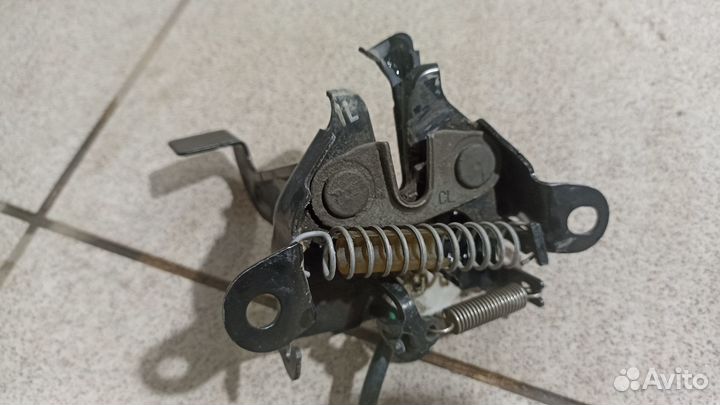 Замок капота Лексус Lexus RX300 AWD