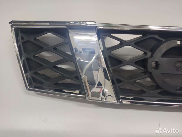 Решетка радиатора 623103UB0A-DCR Nissan X-trail