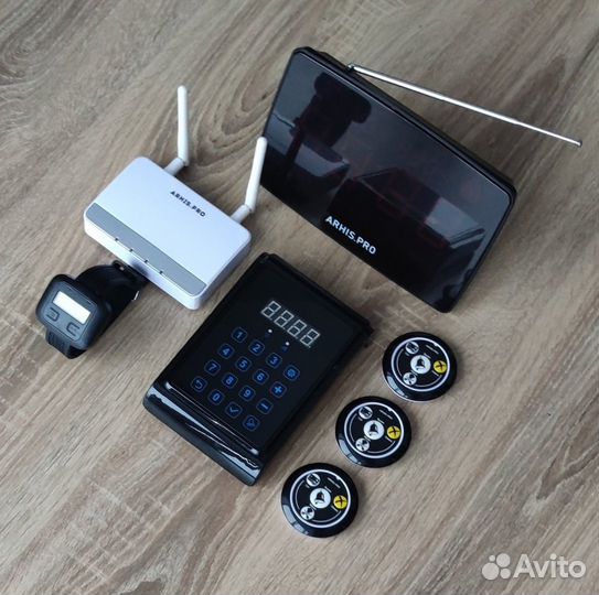 Кнопка вызова официанта комплект с табло и часами