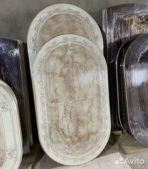 Стол и стулья