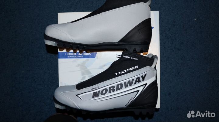 Ботинки лыжные