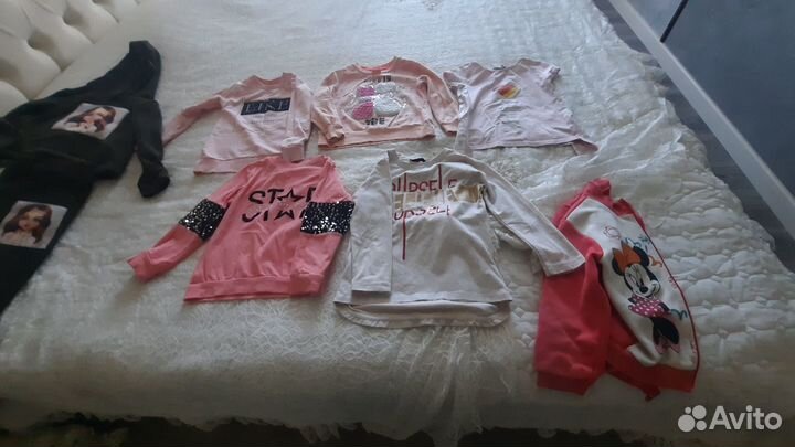 Продам кофточки на девочку 4-6 лет
