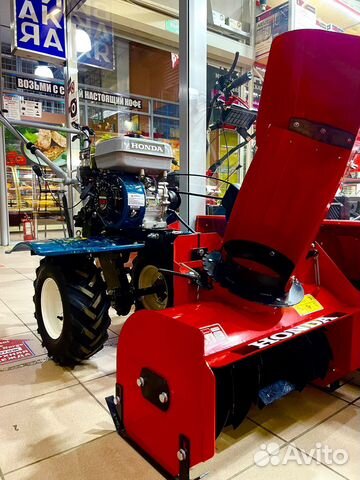 Снегоуборочная машина с мотоблоком Honda