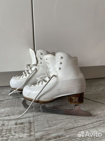 Фигурные коньки risport