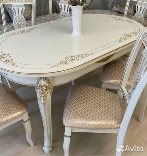 Стол и стулья версаче