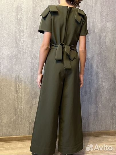 Продается комбинезон для девочке, 146