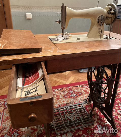 Швейная машинка ножная Tikka