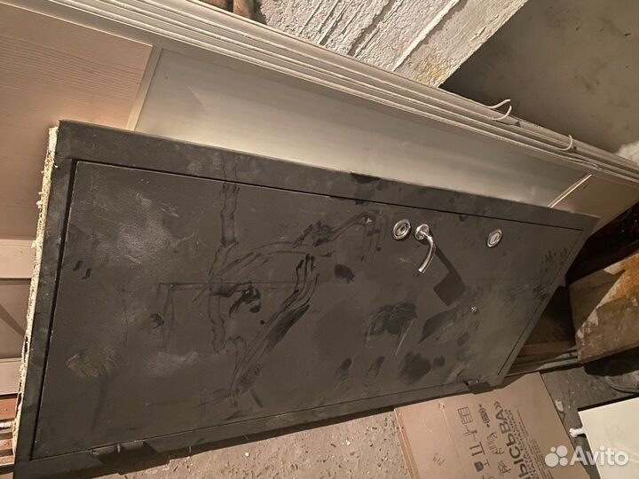 Дверь входная металлическая новая