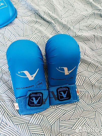 Защита для каратэ перчатки, футы, щитки на голень