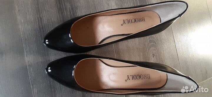 Туфли 37 разм черные лак