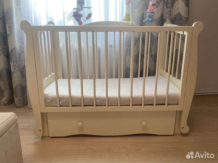 Кроватка детская маятник