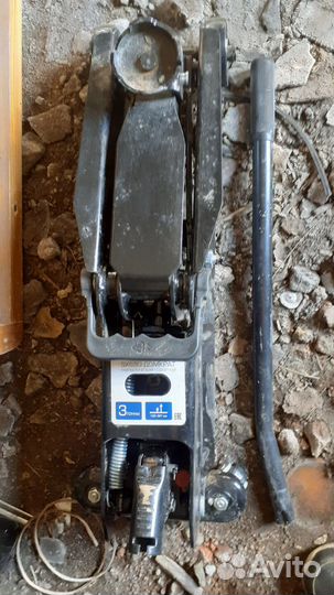 Домкрат подкатной 3 тонны