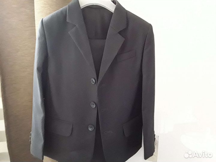 Костюм на мальчика новый, 122р