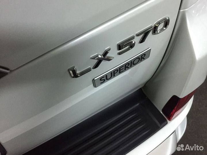 Lexus LX570 / LX450d Шильдик superior Q6MK4