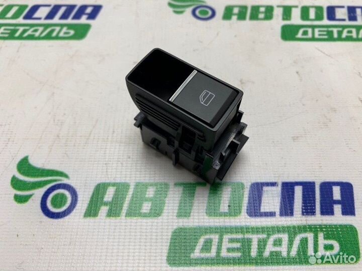 Кнопка стеклоподъемника Mazda 3 BP PE / P5 2019