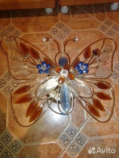 Продам Люстру Бабочку