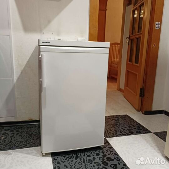 Минихолодильник с морозильной бу