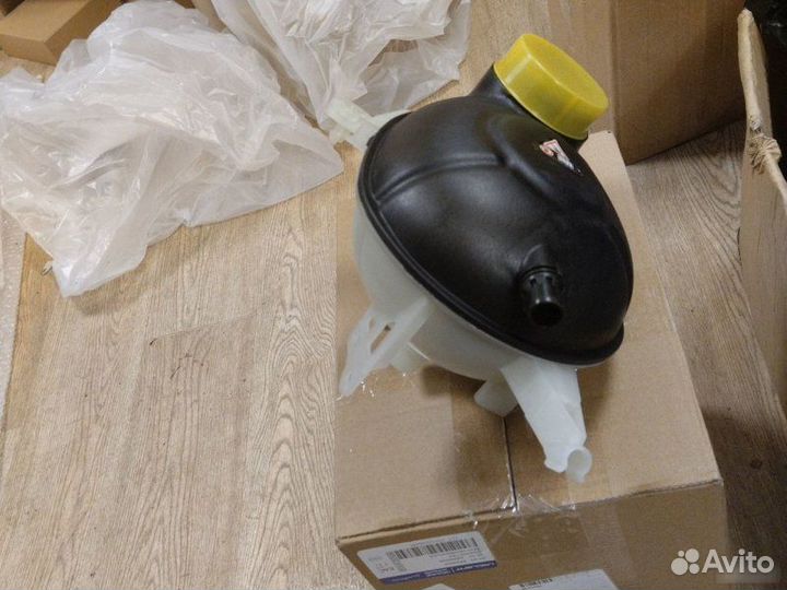 Расширительный бачок Mercedes C W205