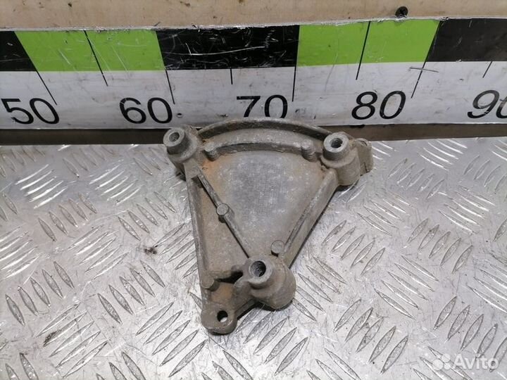 Кронштейн компрессора кондиционера Audi A6 c6 C6