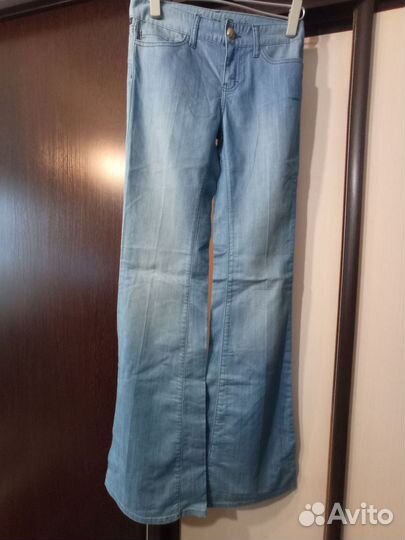 Джинсы клеш