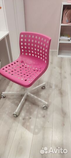 Стул IKEA сколберг / споррен белый/розовый