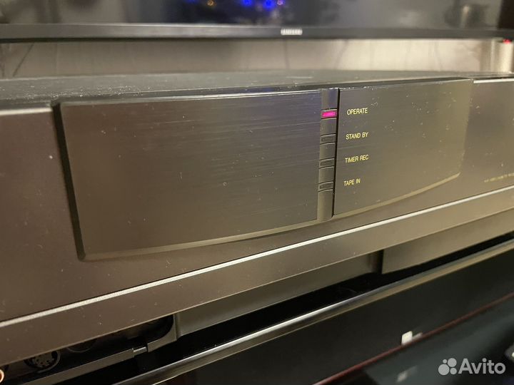 Видеомагнитофон Panasonic NV-HS1000EG