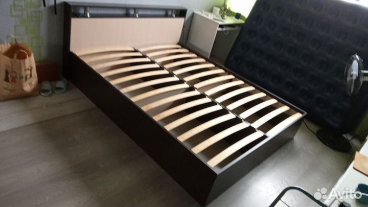 Кровать двуспальная