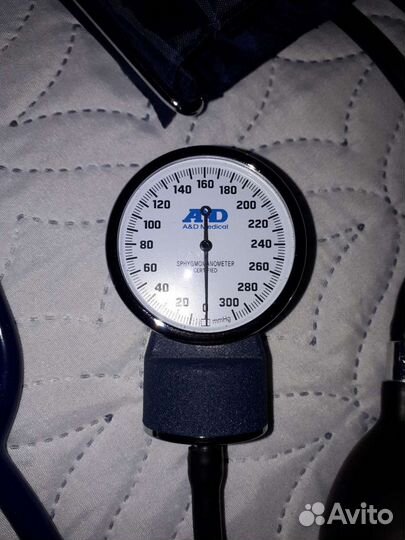 Тонометр механический AND UA-100
