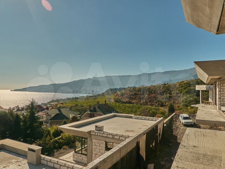 Коттедж 212 м² на участке 3,7 сот.