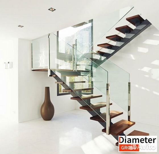 Центральная лестница от изготовителя