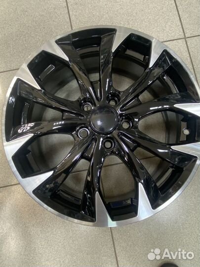 Диски литые Xtrike r17 5x114,3 Nissan